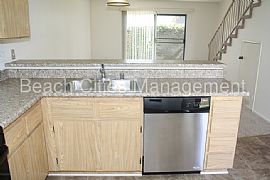 Single Family Home For Rent in Cypress, CA (Photo 5 of 9)