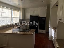 Single Family Home For Rent in Long Beach, CA (Photo 4 of 8)