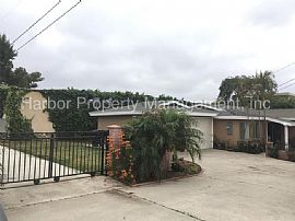 Single Family Home For Rent in Torrance, CA