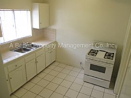 Single Family Home For Rent in Long Beach, CA (Photo 4 of 9)