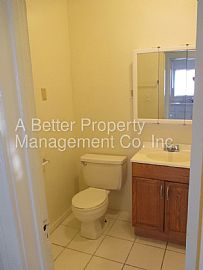 Single Family Home For Rent in Long Beach, CA (Photo 5 of 9)