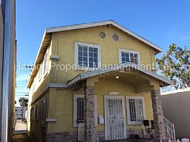 Single Family Home For Rent in Wilmington, CA (Photo 2 of 7)