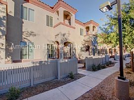 Single Family Home For Rent in Phoenix, AZ