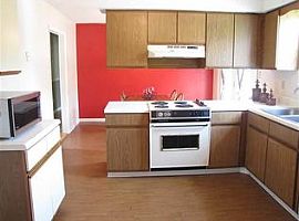  1004 Ridgecrest Ln, Jacksonville, Nc 28546 3 Beds 1.5 Baths 1, in Jacksonville, NC (Photo 3 of 4)