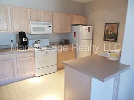 Single Family Home For Rent in Scottsdale, AZ (Photo 5 of 12)