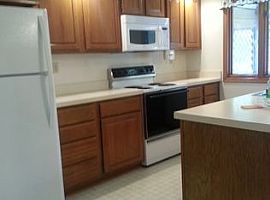  5426 Channel Dr, Lincoln, Ne 68516 3 Beds 2 Baths 1,180 Sqft in Lincoln, NE (Photo 4 of 4)