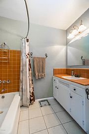 3 Beds 2 Baths in Lake Balboa, CA (Photo 3 of 3)