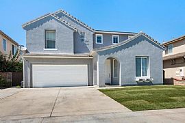 4 Beds 3 Baths in Winnetka, CA