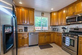 3 Beds 2 Baths in Winnetka, CA (Photo 2 of 3)