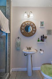 3 Beds 2 Baths in Winnetka, CA (Photo 3 of 3)