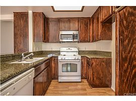 3 Beds 2.5 Baths in Sylmar, CA (Photo 2 of 3)