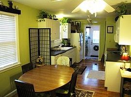  527 Etiwan Ave, Columbia, Sc 29205 3 Beds 1 Bath 1,190 Sqft in Columbia, SC (Photo 2 of 4)