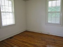  945 Roberts Dr, Elgin, Sc 29045 2 Beds 1 Bath 800 Sqft in Elgin, SC (Photo 2 of 4)