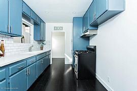 2 Beds 2 Baths in Los Angeles, CA (Photo 3 of 3)