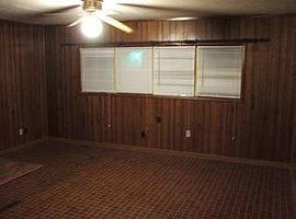 Bruce Ave Louisville, Ky 40214 3 Beds 2 Baths 1,700 Sqft in Louisville, KY (Photo 4 of 8)