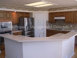 Single Family Home For Rent in Colorado Springs, CO (Photo 4 of 10)