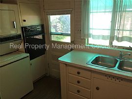 Single Family Home For Rent in Denver, CO (Photo 3 of 8)