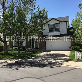 Single Family Home For Rent in Aurora, CO