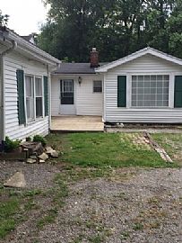  2 Bedroom 1 Bathroom Side By Side Apartment Unit/duplex in Richmond Heights, OH
