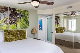 3 Bedroom, 3.00 Bath Condo in San Diego, CA (Photo 6 of 6)