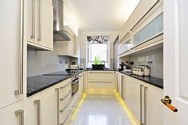 Beautiful Downtown Apartment Living in Houston, TX (Photo 3 of 4)