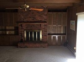 4909 Oriole Dr, Wilmington, Nc 28403 3 Beds 2 Baths 2,168 Sqft in Wilmington, NC (Photo 6 of 7)