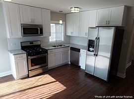 3 Beds 1.5 Baths in Oak Park, IL (Photo 2 of 3)