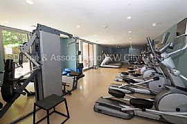 2-Bed/2-Bath Condo with Great Views and Parking at Renowned Gul in Jersey City, NJ (Photo 8 of 8)