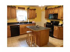 3 Bd   2 Ba in Fayette City, PA (Photo 4 of 5)