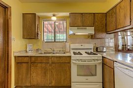 2 Bd   1 Ba in Albuquerque, NM (Photo 4 of 5)