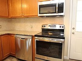 81 Driscoll Dr, Uncasville, Ct 06382 in Uncasville, CT (Photo 10 of 12)