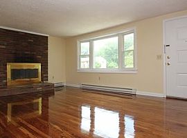 81 Driscoll Dr, Uncasville, Ct 06382 in Uncasville, CT (Photo 12 of 12)