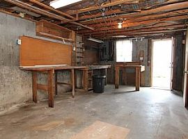 81 Driscoll Dr, Uncasville, Ct 06382 in Uncasville, CT (Photo 9 of 12)