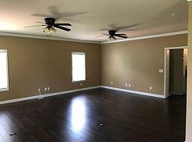 123 Trent Dr, Taylors, Sc 29687 3 Beds 1.5 Baths 1,248 Sqft in Taylors, SC (Photo 4 of 8)