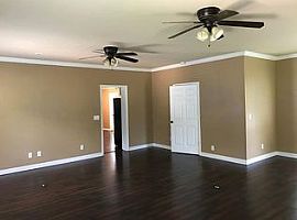 123 Trent Dr, Taylors, Sc 29687 3 Beds 1.5 Baths 1,248 Sqft in Taylors, SC (Photo 5 of 8)