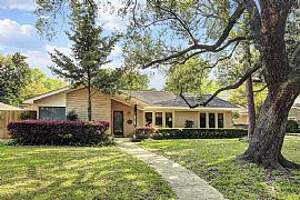 4719 Ivanhoe St Three Bedroom Home  in Houston, TX