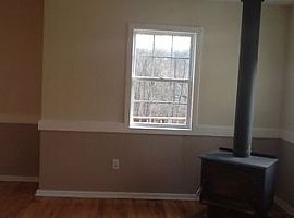 4 Bedroom Property in a Serene, Woody Area in Ronceverte, WV (Photo 6 of 10)