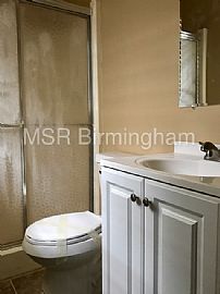 Single Family Home For Rent in Birmingham, AL (Photo 3 of 6)