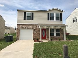 Single Family Home For Rent in Huntsville, AL