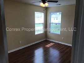 Single Family Home For Rent in Huntsville, AL (Photo 2 of 12)
