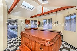 Single Family Home For Rent in Las Vegas, NV (Photo 6 of 10)