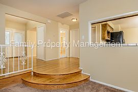 Single Family Home For Rent in Las Vegas, NV (Photo 7 of 10)