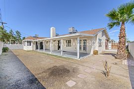 Single Family Home For Rent in Las Vegas, NV (Photo 8 of 10)