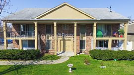 Single Family Home For Rent in Charlotte, NC (Photo 3 of 7)