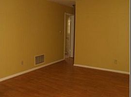 157 Sandalwood Way, Longw Rent 750 Deposit 750 Total 1500 in Longwood, FL (Photo 3 of 6)