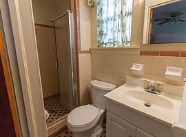 364 Lincoln Ave, Valparaiso Rent 650 Deposit 650 Total 1300 in Valparaiso, FL (Photo 5 of 7)