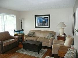  12212 Crosswinds Dr, Middletown, Ky 40243 4 Beds 2 Baths 1,675 in Middletown, KY (Photo 2 of 4)