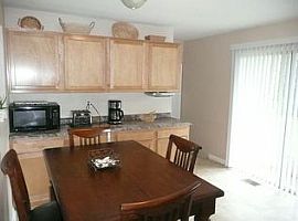  12212 Crosswinds Dr, Middletown, Ky 40243 4 Beds 2 Baths 1,675 in Middletown, KY (Photo 4 of 4)