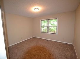 304 Julia Dr, Lincolnton, Nc 28092 3 Beds 2 Baths 1,698 Sqft in Lincolnton, NC (Photo 4 of 5)