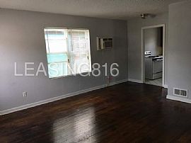 Single Family Home For Rent in Independence, MO (Photo 3 of 8)